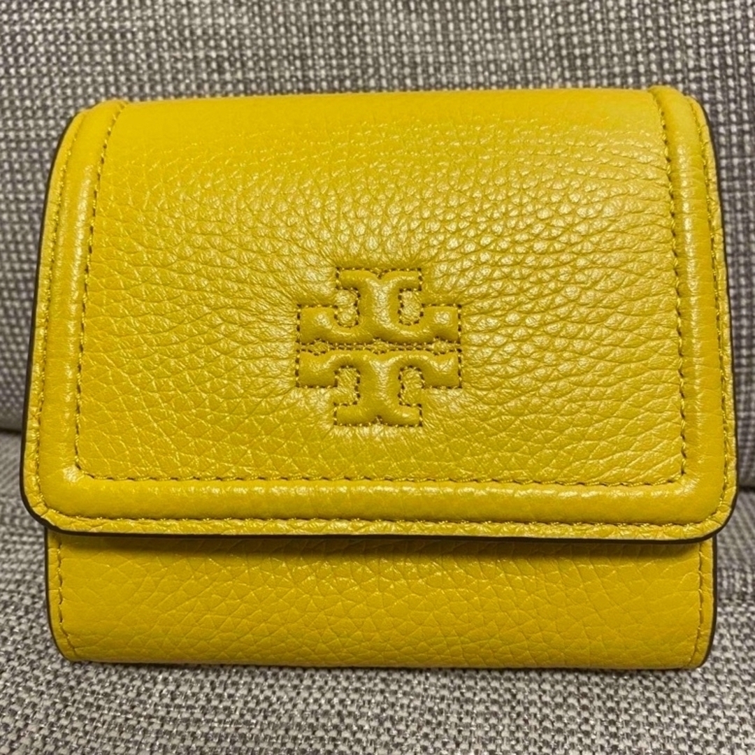 Tory Burch(トリーバーチ)のトリーバーチ　ミニ財布　イエロー　美品 レディースのファッション小物(財布)の商品写真