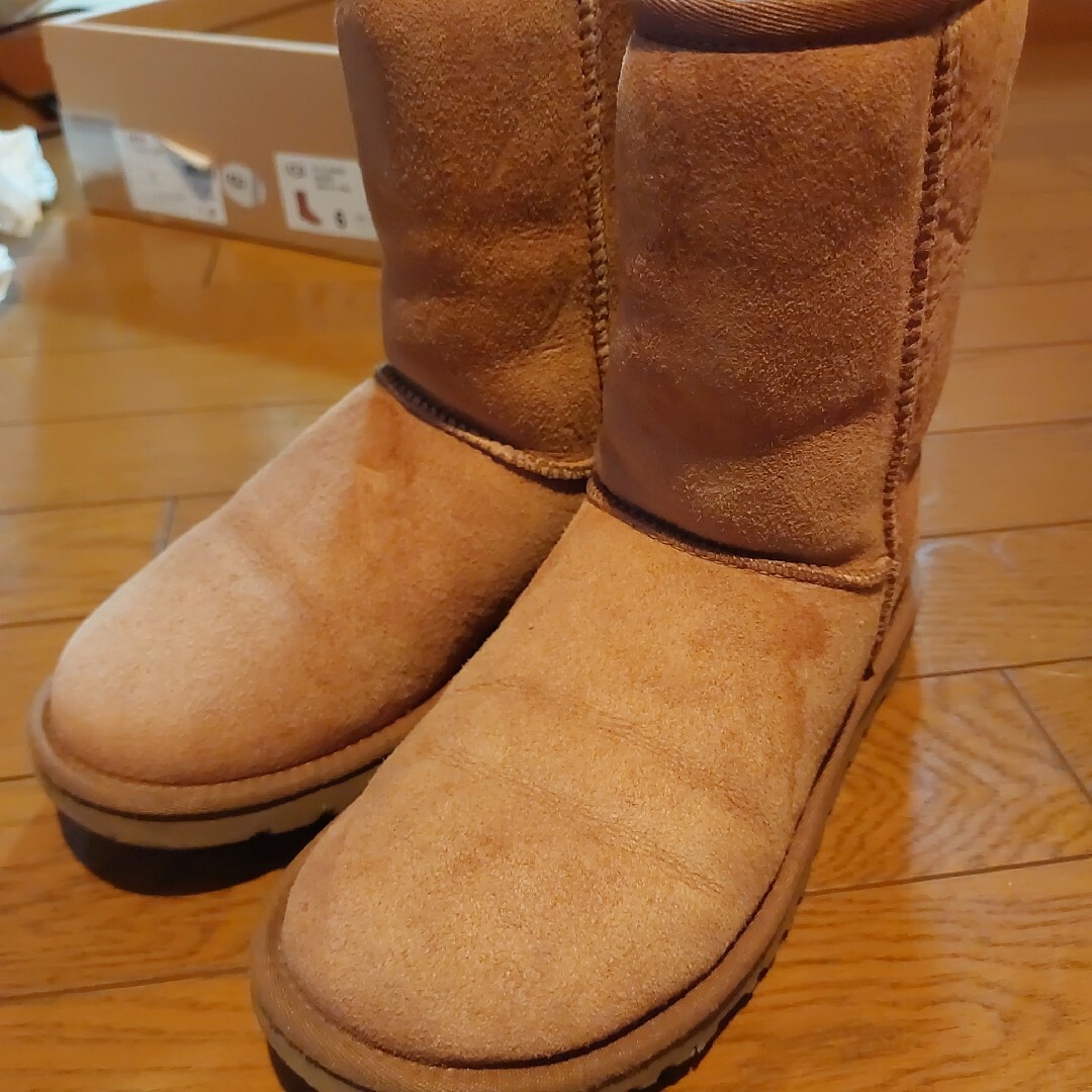 UGG(アグ)のUGG CLASSIC SHORT チャスナット レディースの靴/シューズ(ブーツ)の商品写真