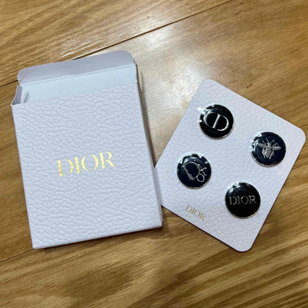 Dior(ディオール)のivy様 Dior ピンバッチ エンタメ/ホビーのアニメグッズ(バッジ/ピンバッジ)の商品写真