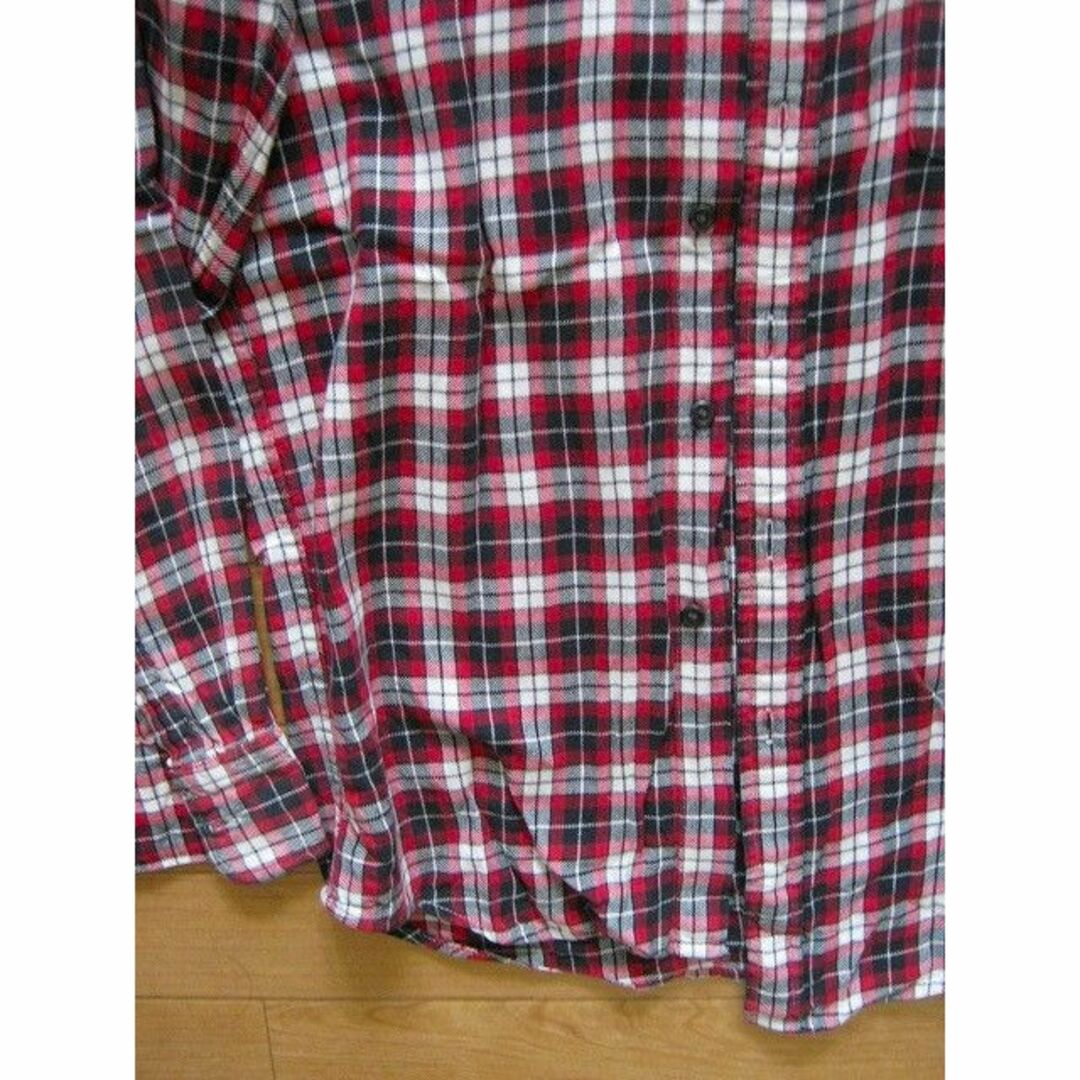 UNIQLO(ユニクロ)のユニクロ）赤白黒チェック柄（メンズＳ）長袖ネルシャツ☆ メンズのトップス(シャツ)の商品写真