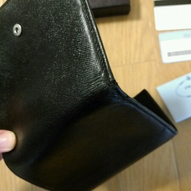 PRADA(プラダ)の正規　PRADA　折り財布 レディースのファッション小物(財布)の商品写真