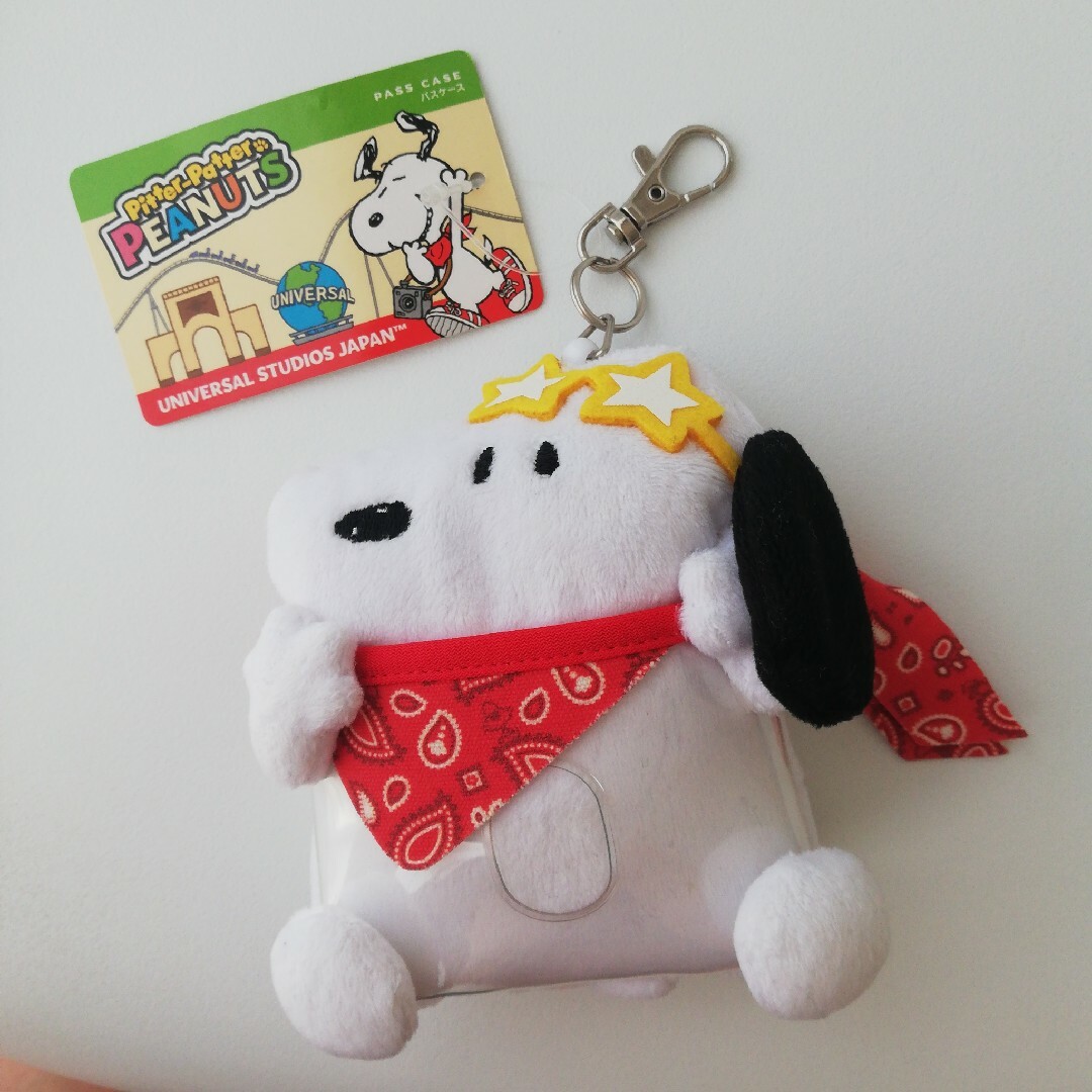 SNOOPY(スヌーピー)のUSJ　ユニバ　スヌーピー　パスポーチ　パスケース　リール　定期入れ　マスコット レディースのファッション小物(パスケース/IDカードホルダー)の商品写真