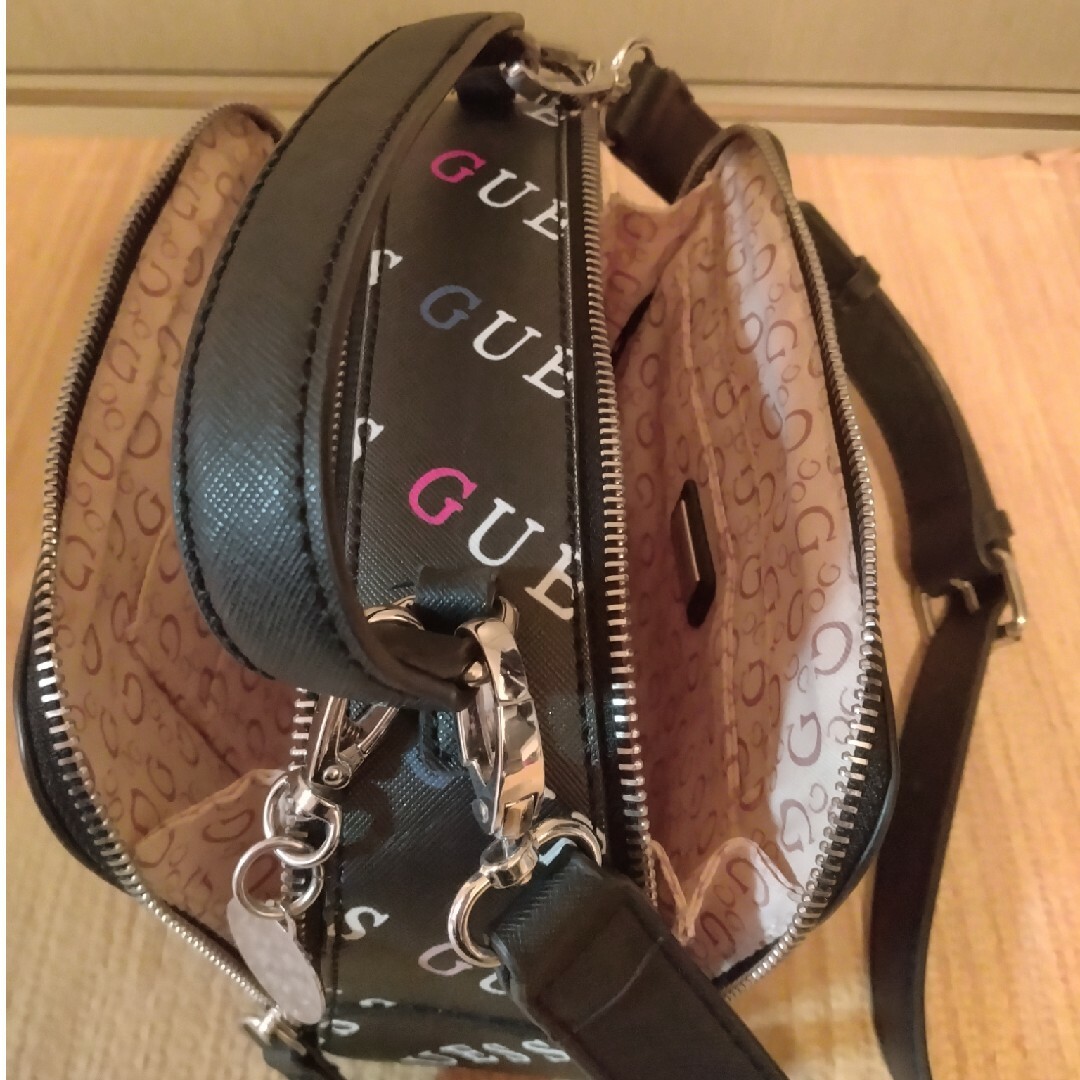 GUESS(ゲス)のGUESS　バッグ レディースのバッグ(ショルダーバッグ)の商品写真
