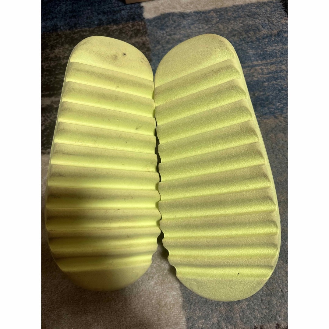 YEEZY SLIDE  GLOW GREEN 2