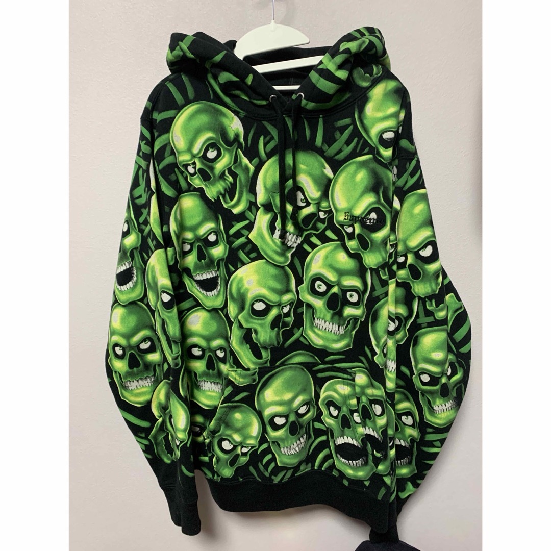 Skull Pile Hooded Sweartshirt