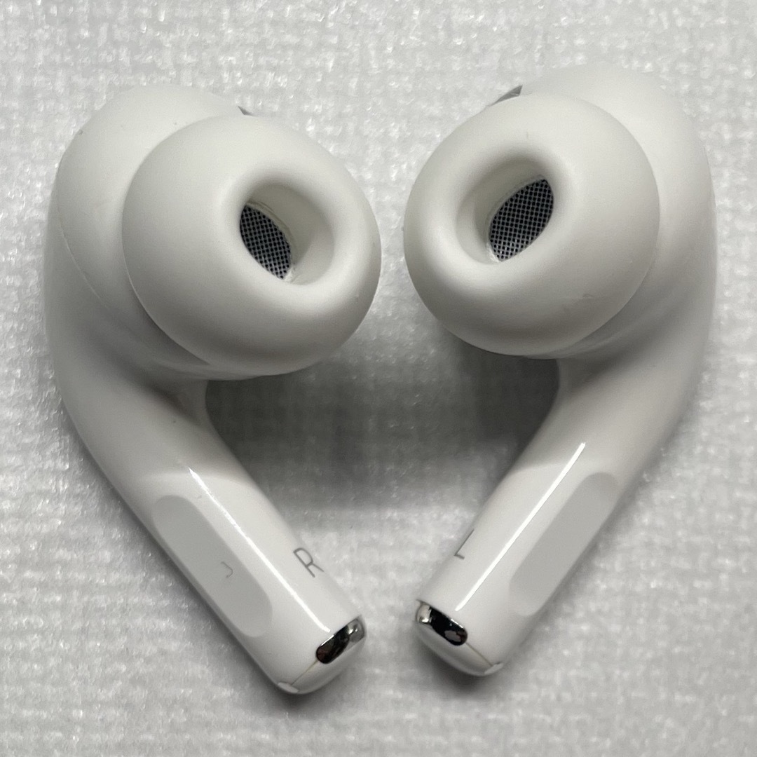 Apple(アップル)のAirPods Pro 第2世代 ライトニング端子 スマホ/家電/カメラのオーディオ機器(ヘッドフォン/イヤフォン)の商品写真