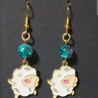 ダンス羊　緑ピンク　ピアス(ピアス)