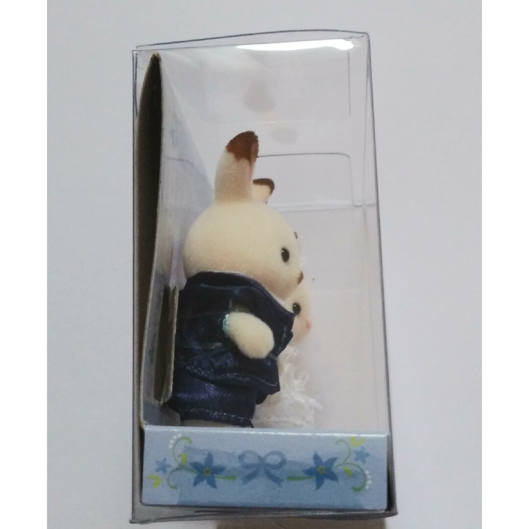 EPOCH(エポック)のシルバニアファミリー　赤ちゃんペア　ウェディング　ショコラウサギ エンタメ/ホビーのおもちゃ/ぬいぐるみ(キャラクターグッズ)の商品写真