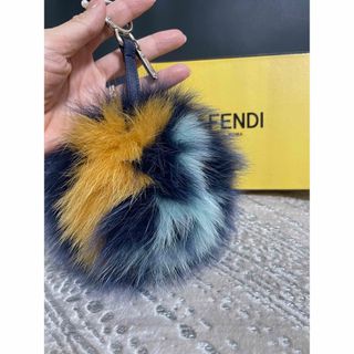 FENDI - FENDIファーチャーム の通販 by キャンチョコ9361's shop