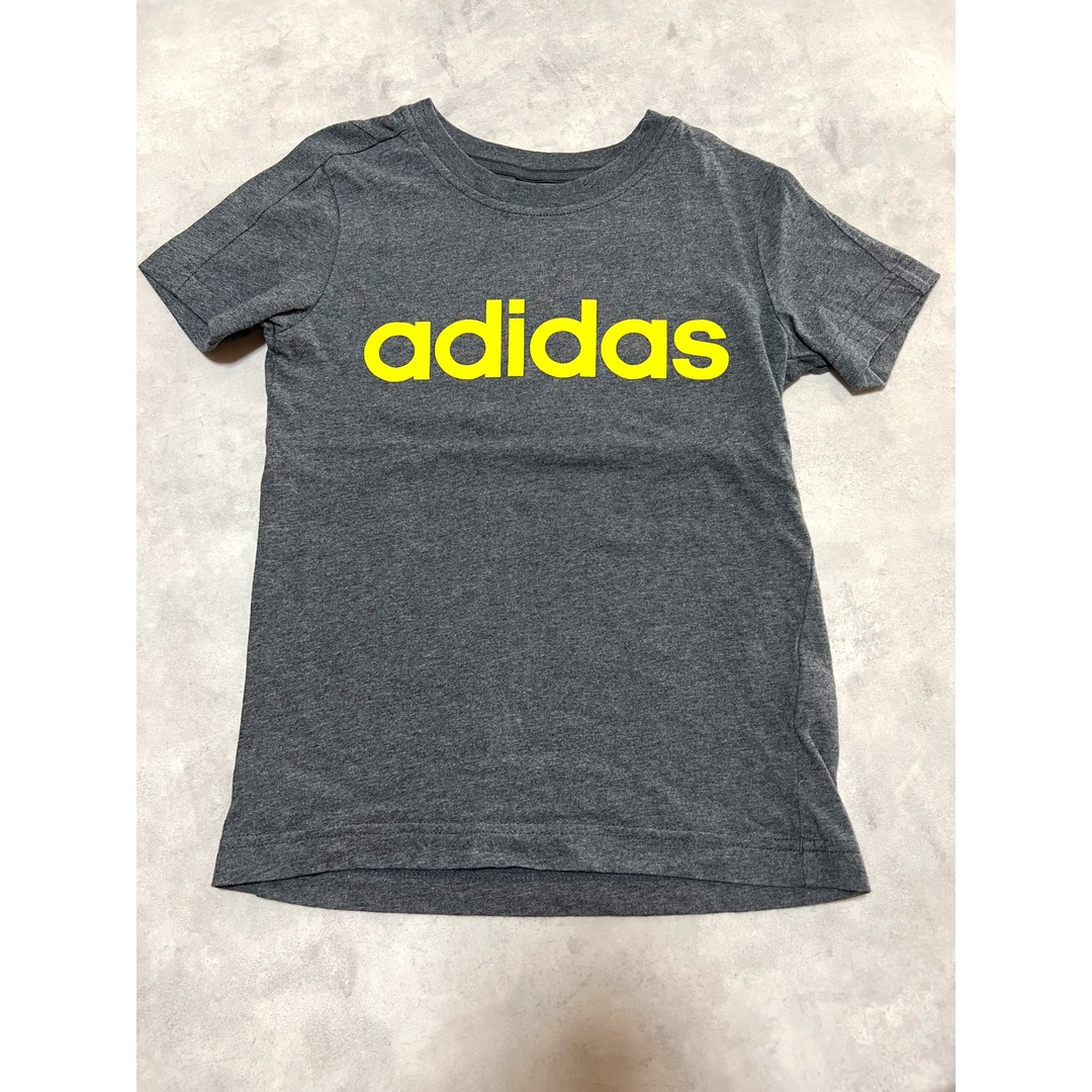 adidas(アディダス)の【最終価格】adidas アディダス キッズ Tシャツ 黄色 チャコールグレー キッズ/ベビー/マタニティのキッズ服女の子用(90cm~)(Tシャツ/カットソー)の商品写真