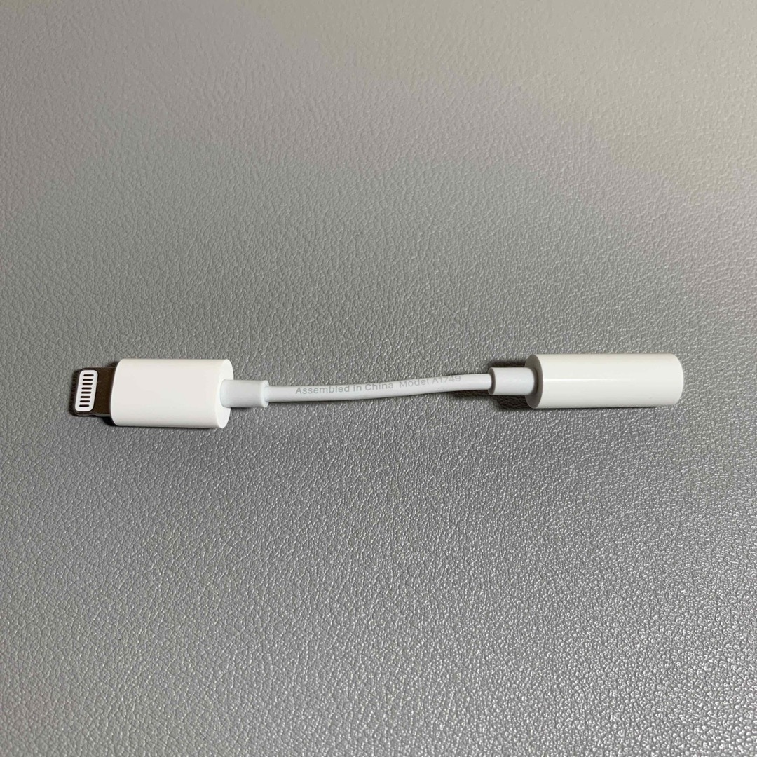 Apple(アップル)のiPhone純正　イヤホンジャック スマホ/家電/カメラのスマホアクセサリー(ストラップ/イヤホンジャック)の商品写真