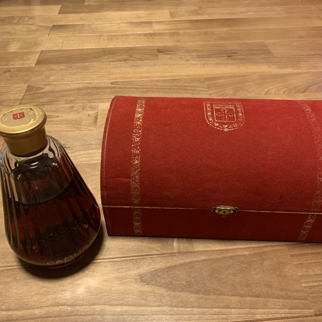 未開栓古酒 CAMUS COGNAC  バカラ瓶 箱付き