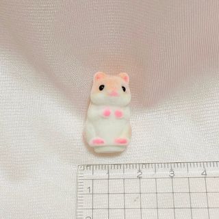 momiji様*専用】小さなハムスターのフィギュアの通販 by R|ラクマ