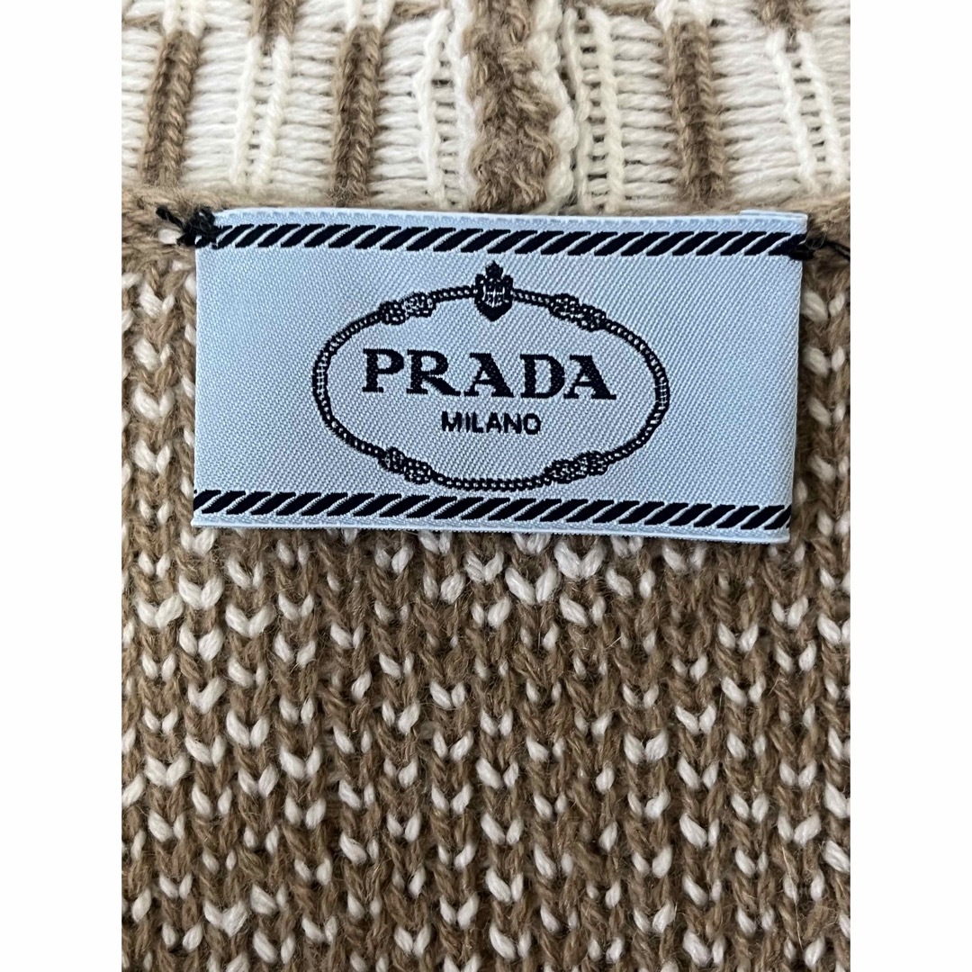 PRADA(プラダ)のPRADA★ジャカード シェットランド ウールカーディガン664番 レディースのトップス(カーディガン)の商品写真