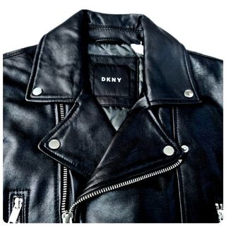 新品9.6万円 DKNY 最高級カウレザー裏迷彩柄キルティングダブルライダース