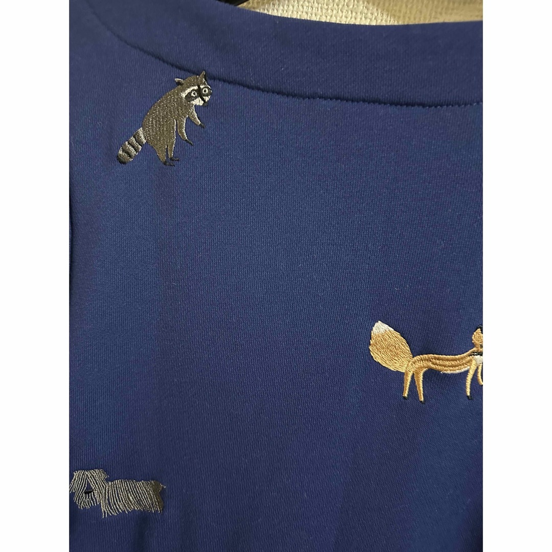 Design Tshirts Store graniph(グラニフ)のグラニフ　アニマル　刺繍　ワンピース　ネイビー レディースのワンピース(ひざ丈ワンピース)の商品写真