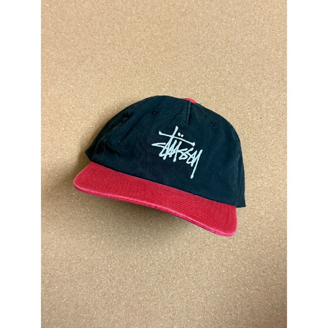 Stussy フォントロゴ ツートンカラー ストラップバックキャップ