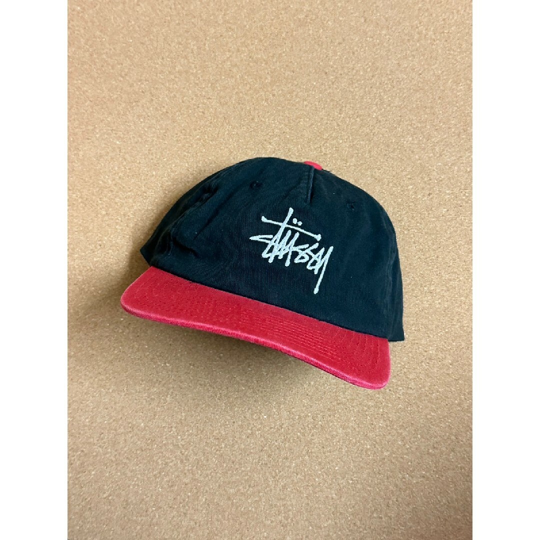 STUSSY(ステューシー)のStussy フォントロゴ ツートンカラー ストラップバックキャップ メンズの帽子(キャップ)の商品写真