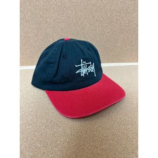 Stussy フォントロゴ ツートンカラー ストラップバックキャップ