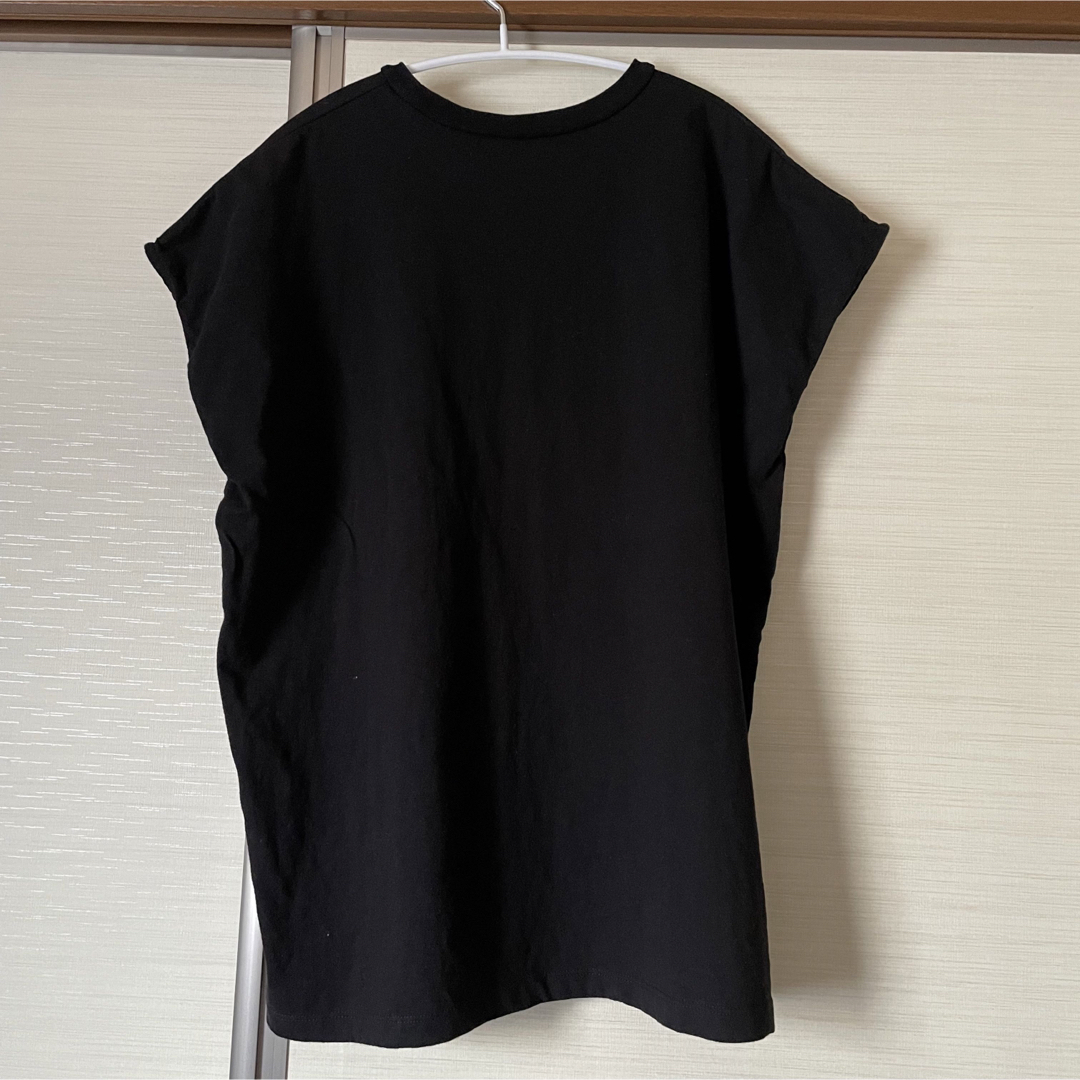 SENSE OF PLACE by URBAN RESEARCH(センスオブプレイスバイアーバンリサーチ)のセンスオブプレイス　黒ロゴTシャツ　丈長め レディースのトップス(Tシャツ(半袖/袖なし))の商品写真