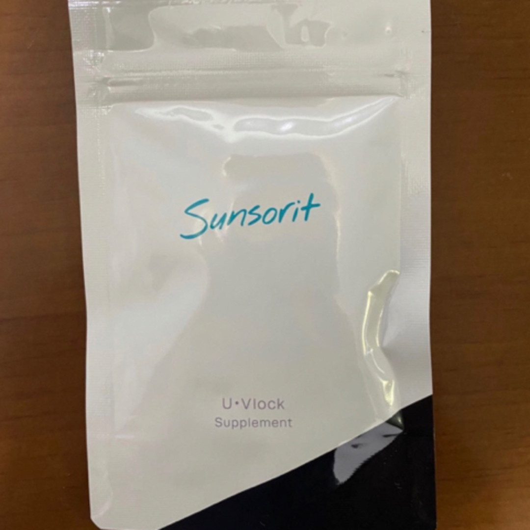 sunsorit(サンソリット)のサンソリット【UVlock ユーブロック30粒】正規品　飲む日焼け止め コスメ/美容のボディケア(日焼け止め/サンオイル)の商品写真