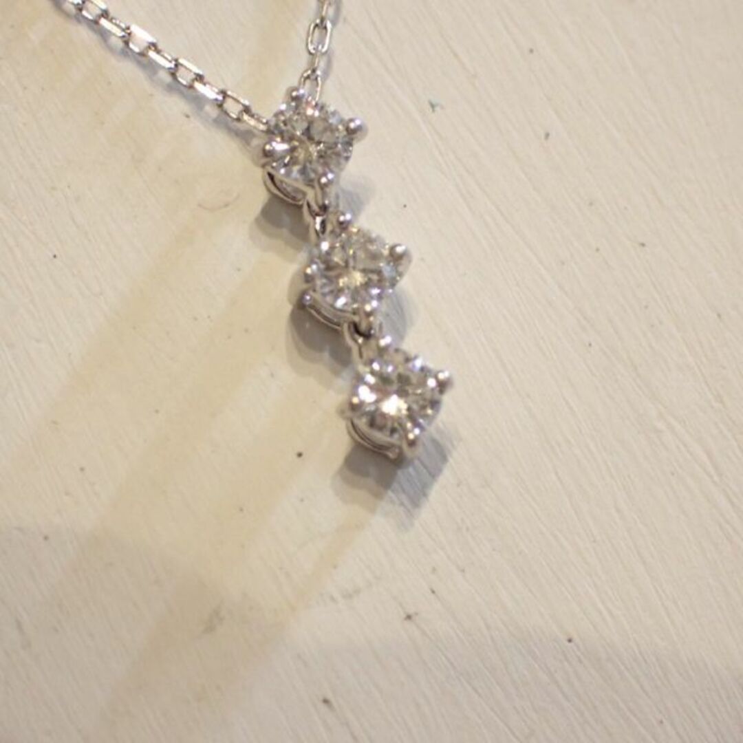 美品 ヴァンドーム青山 スリーストーンダイヤモンドネックレス 0.35ct-