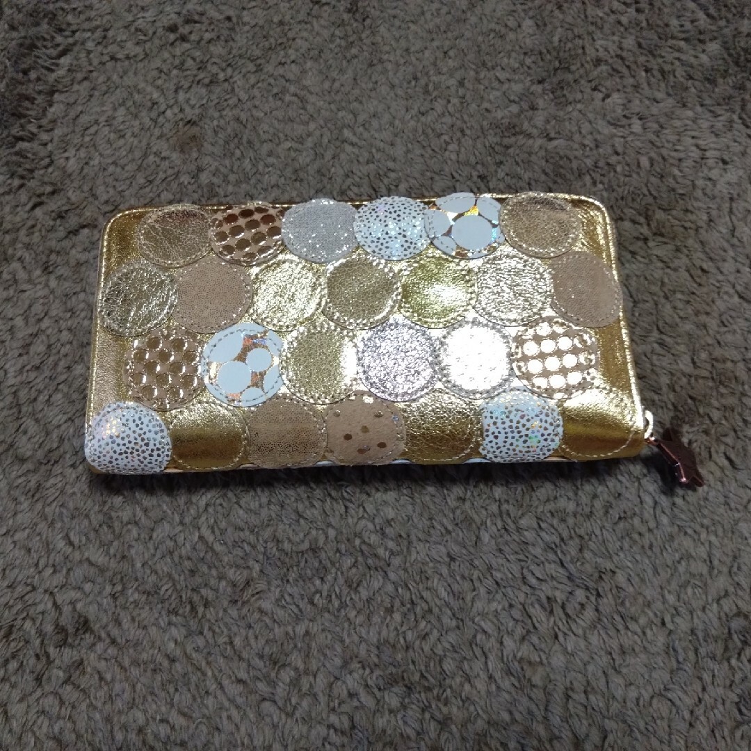 TSUMORI CHISATO(ツモリチサト)のツモリチサト　マルチドット　長財布　[新品]　ゴールド レディースのファッション小物(財布)の商品写真