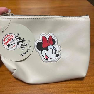 スリーコインズ(3COINS)の新品　3coins ミニー　ポーチ(キャラクターグッズ)