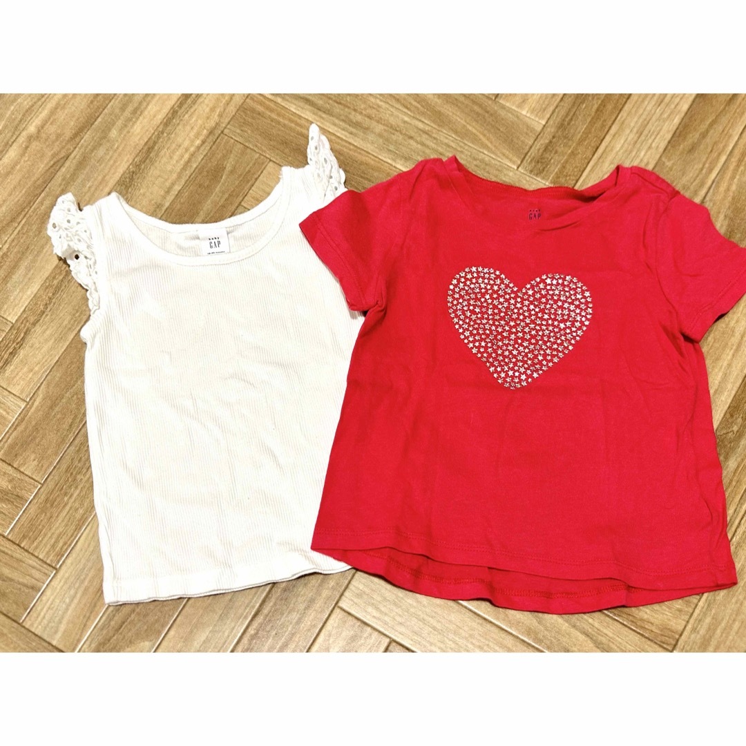 babyGAP(ベビーギャップ)のbabyGAP 2着セット18-24m 女の子 キッズ/ベビー/マタニティのキッズ服女の子用(90cm~)(Tシャツ/カットソー)の商品写真