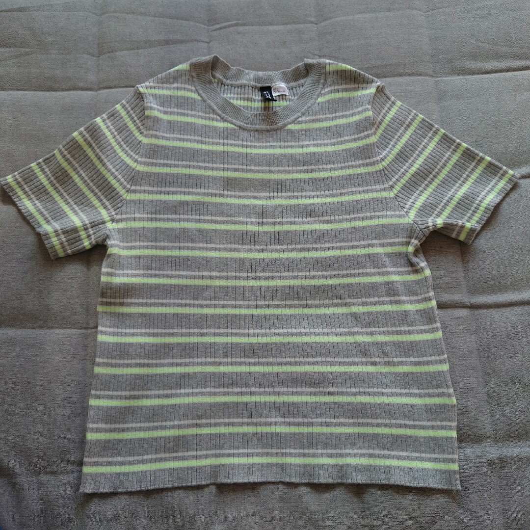 H&M(エイチアンドエム)のトップス レディースのトップス(Tシャツ(半袖/袖なし))の商品写真