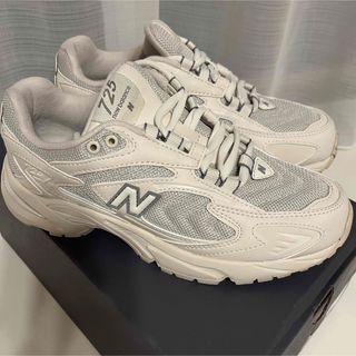 New Balance - 【箱入り新品】Newbalance 530スニーカーの通販｜ラクマ