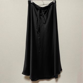 ザラ(ZARA)のZARA サテン生地 スカート(ロングスカート)