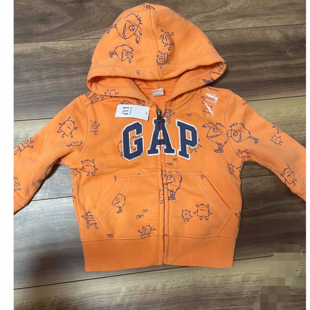 babyGAP(ベビーギャップ)のGAP オレンジパーカー　80cm キッズ/ベビー/マタニティのベビー服(~85cm)(ジャケット/コート)の商品写真