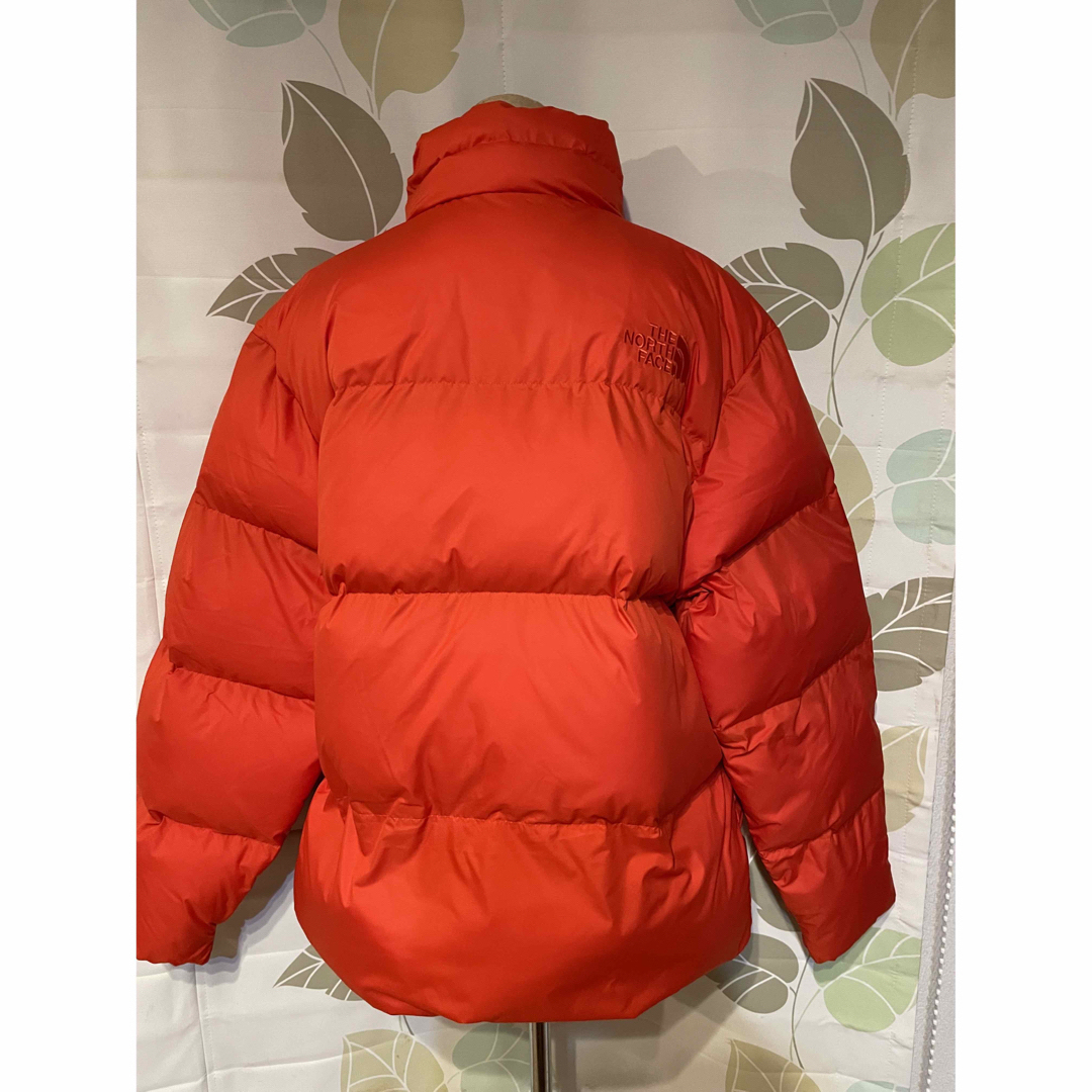 THE NORTH FACE(ザノースフェイス)の新品！ザ　ノースフェイス★ホワイトレーベル　ヌプシ　Lサイズ メンズのジャケット/アウター(その他)の商品写真