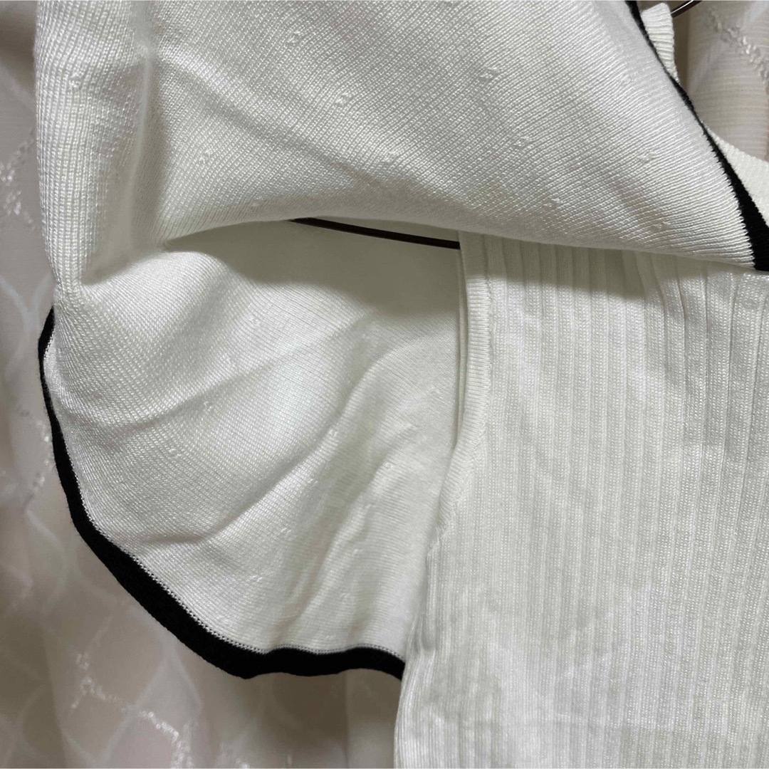 GRL(グレイル)の【1度着用】ラインケープカラーニットトップス 半袖ニット 半袖トップス レディースのトップス(Tシャツ(半袖/袖なし))の商品写真