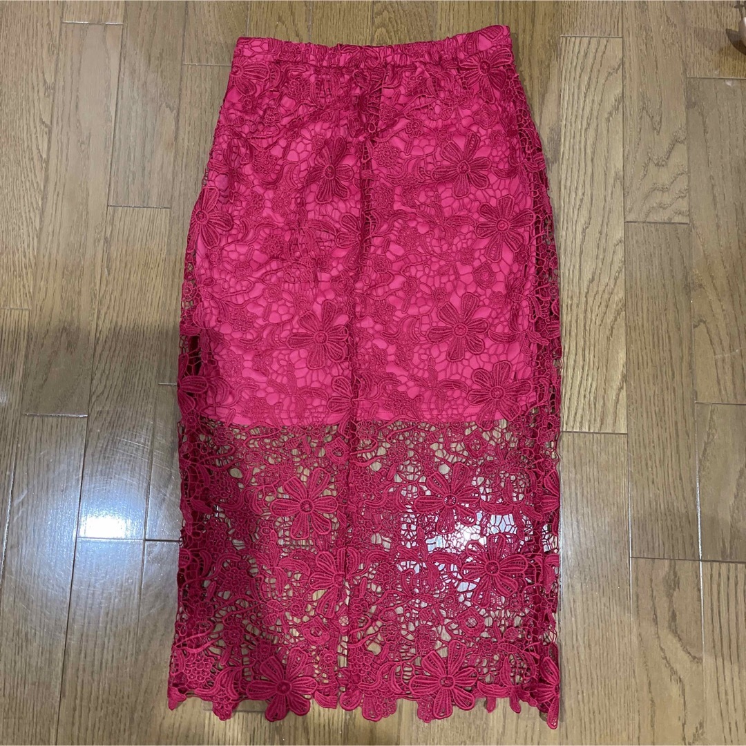 CECIL McBEE(セシルマクビー)の花柄レースで透け感のあるタイトスカート(裏地はなめらか) レディースのスカート(ロングスカート)の商品写真