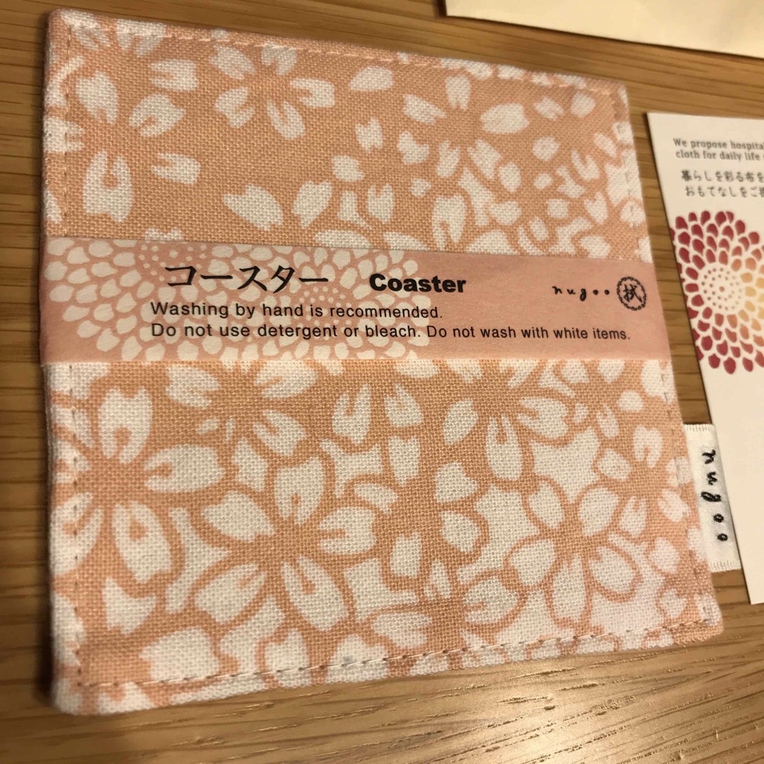 ピンク　花柄コースター　2枚セット　nugoo 鎌倉 インテリア/住まい/日用品のキッチン/食器(テーブル用品)の商品写真