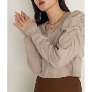 ダブルクローゼット(w closet)の新品 w closet ダブルクローゼット　シャーリング袖ショートカーディガン (カーディガン)