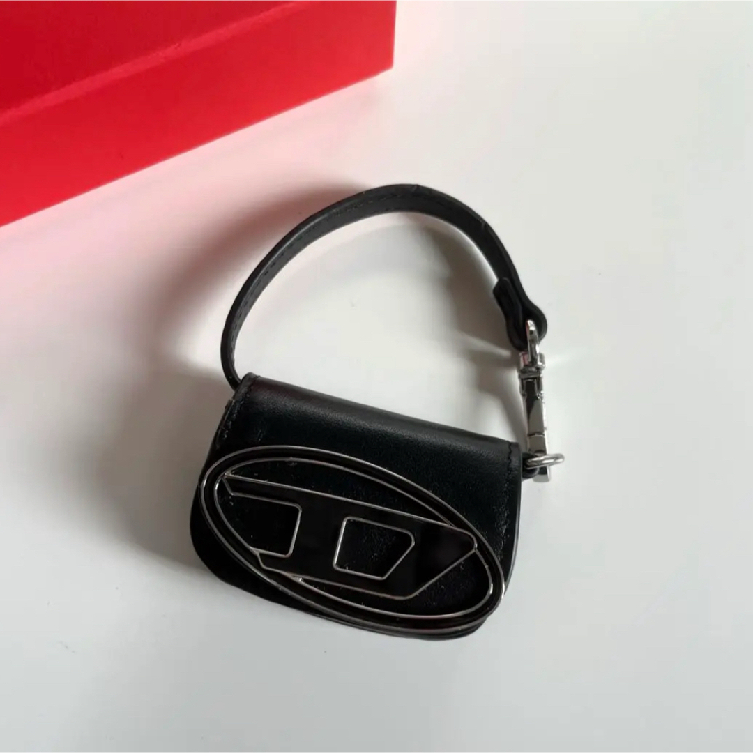 最安値 】 DIESEL カウレザー マイクロウォレット コインケース-