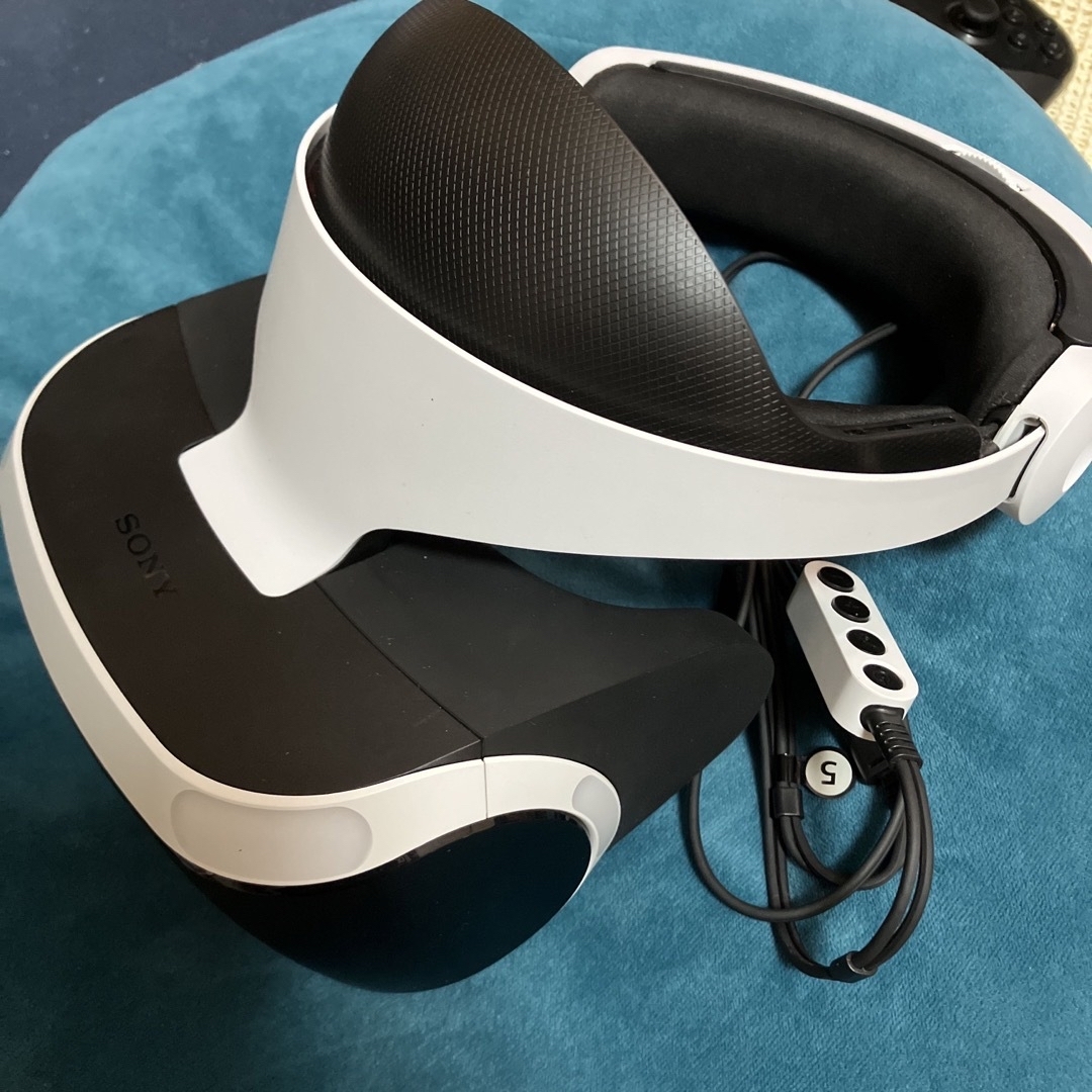 PlayStation VR(プレイステーションヴィーアール)のPSVR ゴーグル CUH-ZVR1 PS4 PS5 エンタメ/ホビーのゲームソフト/ゲーム機本体(家庭用ゲーム機本体)の商品写真