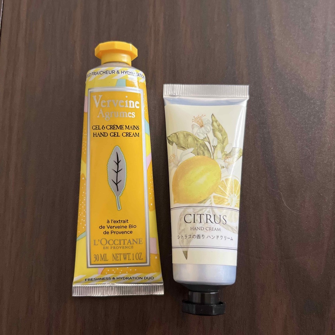 L'OCCITANE(ロクシタン)のロクシタン　バイカラーハンドクリーム コスメ/美容のボディケア(ハンドクリーム)の商品写真