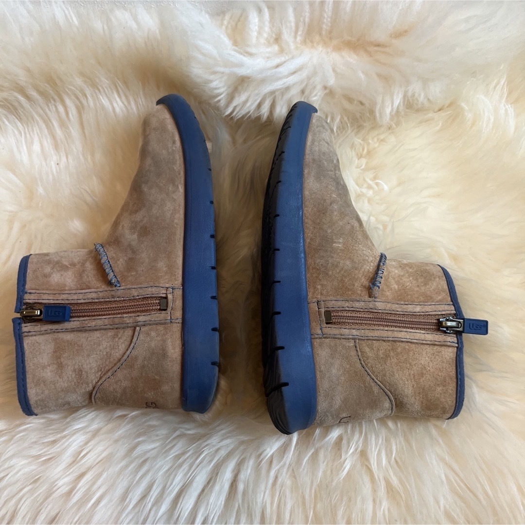 UGG(アグ)のUGG ベージュキッズブーツ20センチ キッズ/ベビー/マタニティのキッズ靴/シューズ(15cm~)(ブーツ)の商品写真