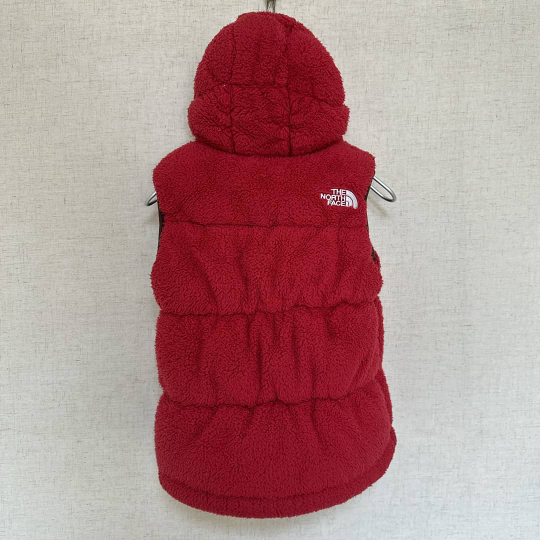 THE NORTH FACE(ザノースフェイス)のノースフェイス　中綿ベスト キッズ120 希少 ボルドー色 キッズ/ベビー/マタニティのキッズ服男の子用(90cm~)(ジャケット/上着)の商品写真