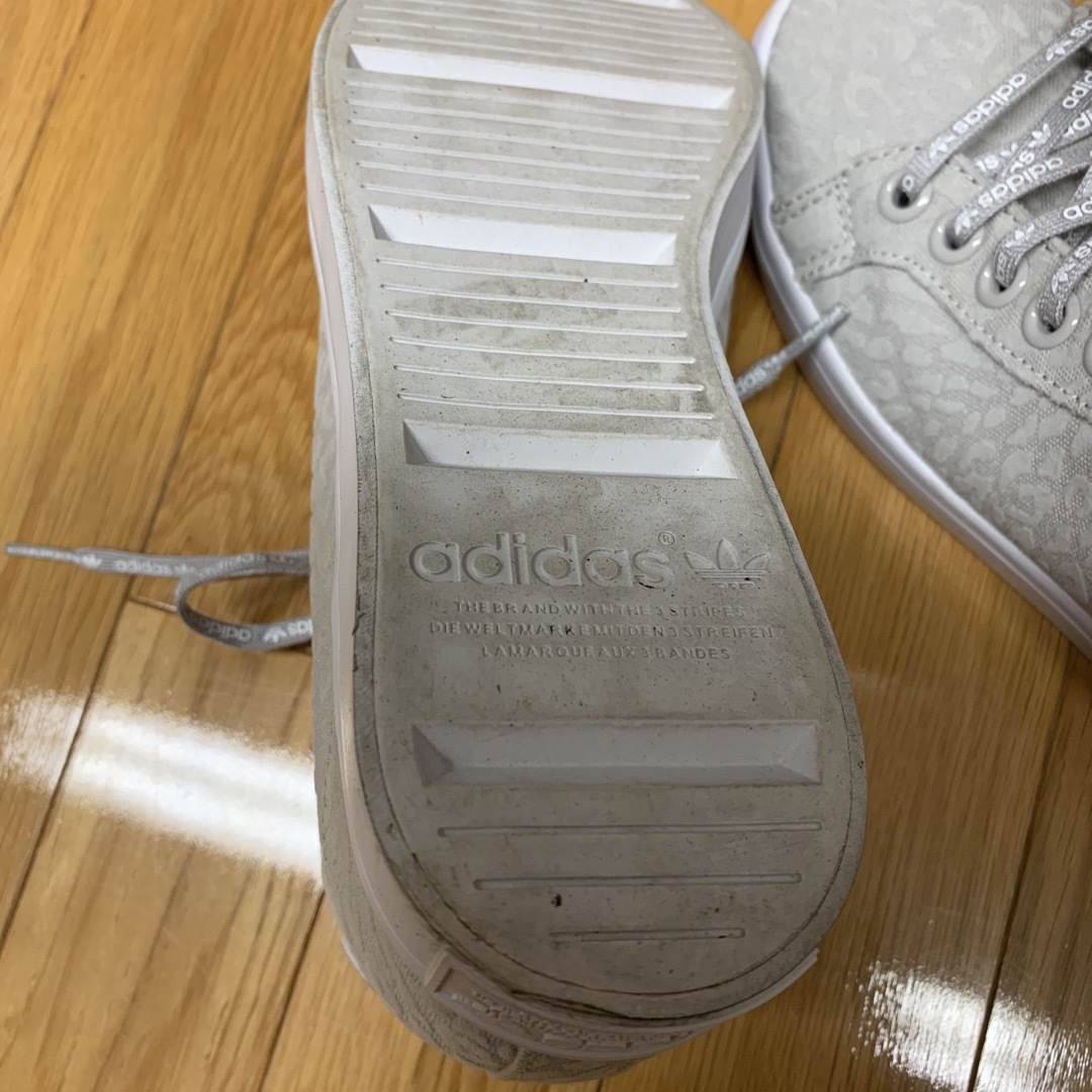 adidas(アディダス)のアディダス　ハイカットスニーカー レディースの靴/シューズ(スニーカー)の商品写真