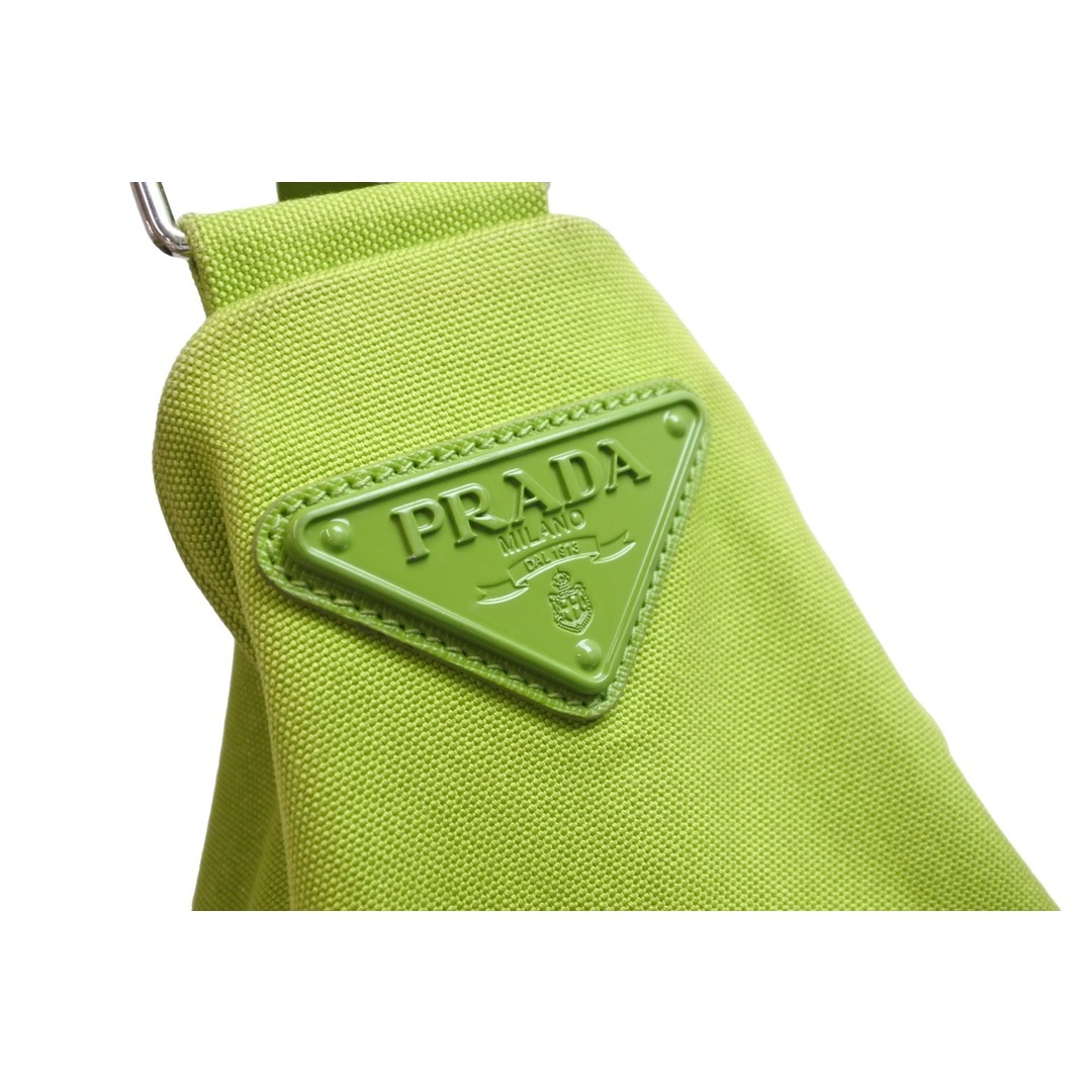PRADA - PRADA プラダ ショルダーバッグ エンボスロゴ トライアングル PRADA - PRADA プラダ ショルダーバッグ エンボスロゴ トライアングル