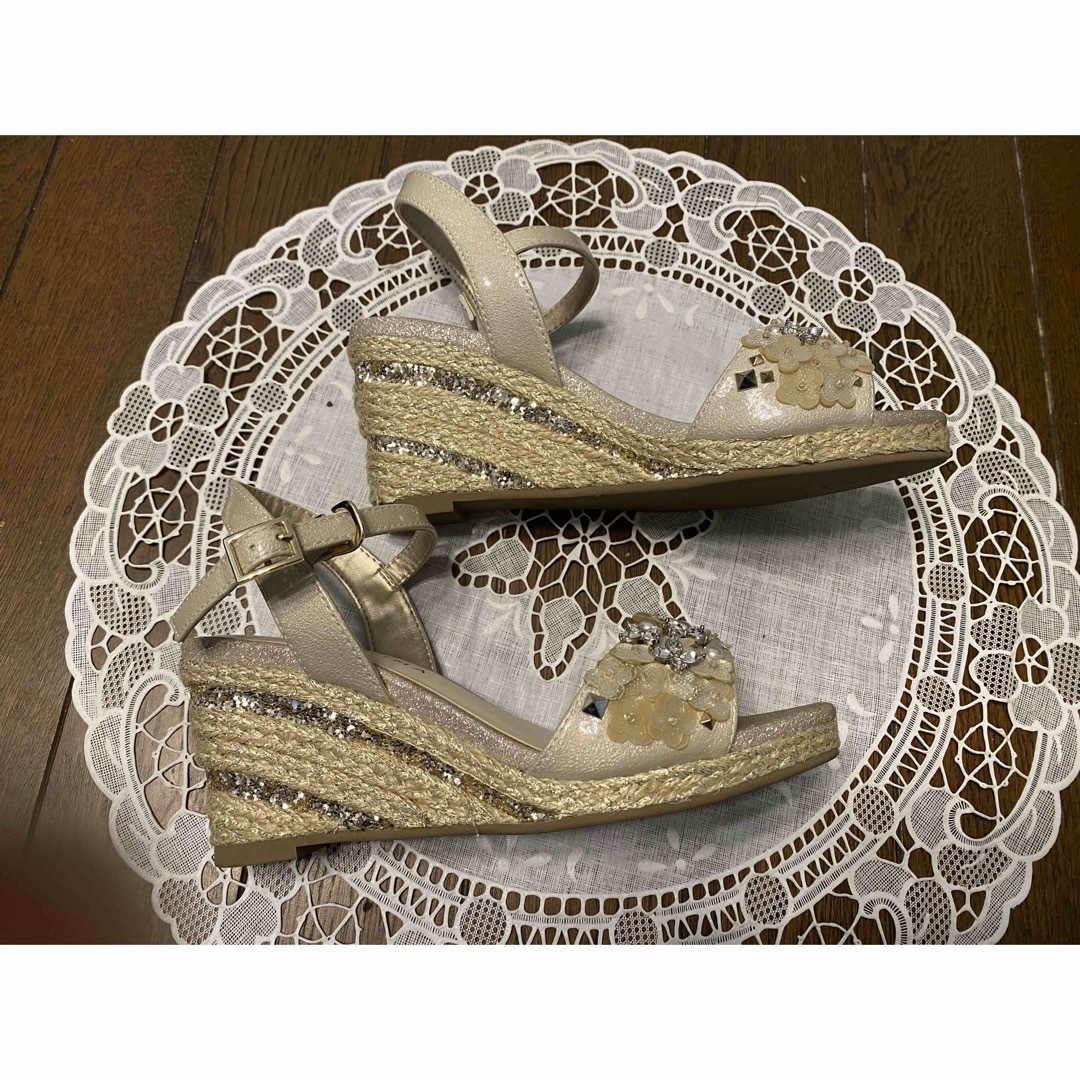 ANTEPRIMA(アンテプリマ)のアンテプリマ　お花モチーフウェッジソール　22cm レディースの靴/シューズ(サンダル)の商品写真