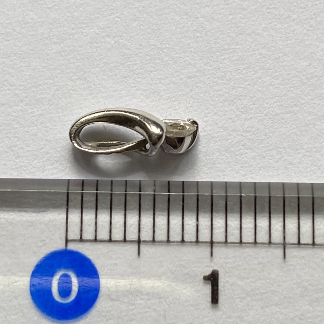 Pt900    0.1ct    1粒ダイヤのプチネックレストップ レディースのアクセサリー(チャーム)の商品写真