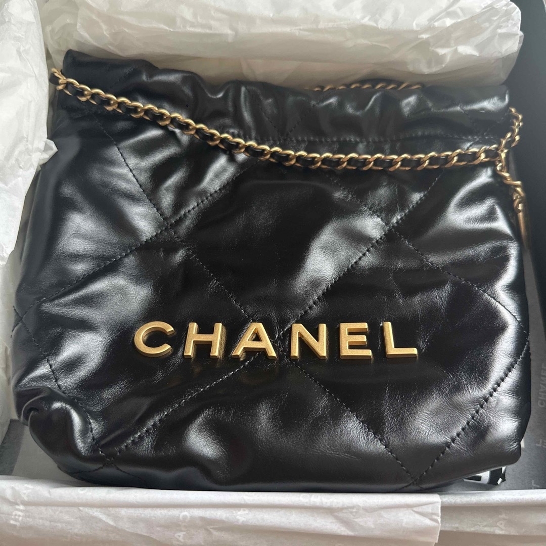 CHANEL(シャネル)の新品　CHANEL 22  ミニハンドバッグ レディースのバッグ(ショルダーバッグ)の商品写真