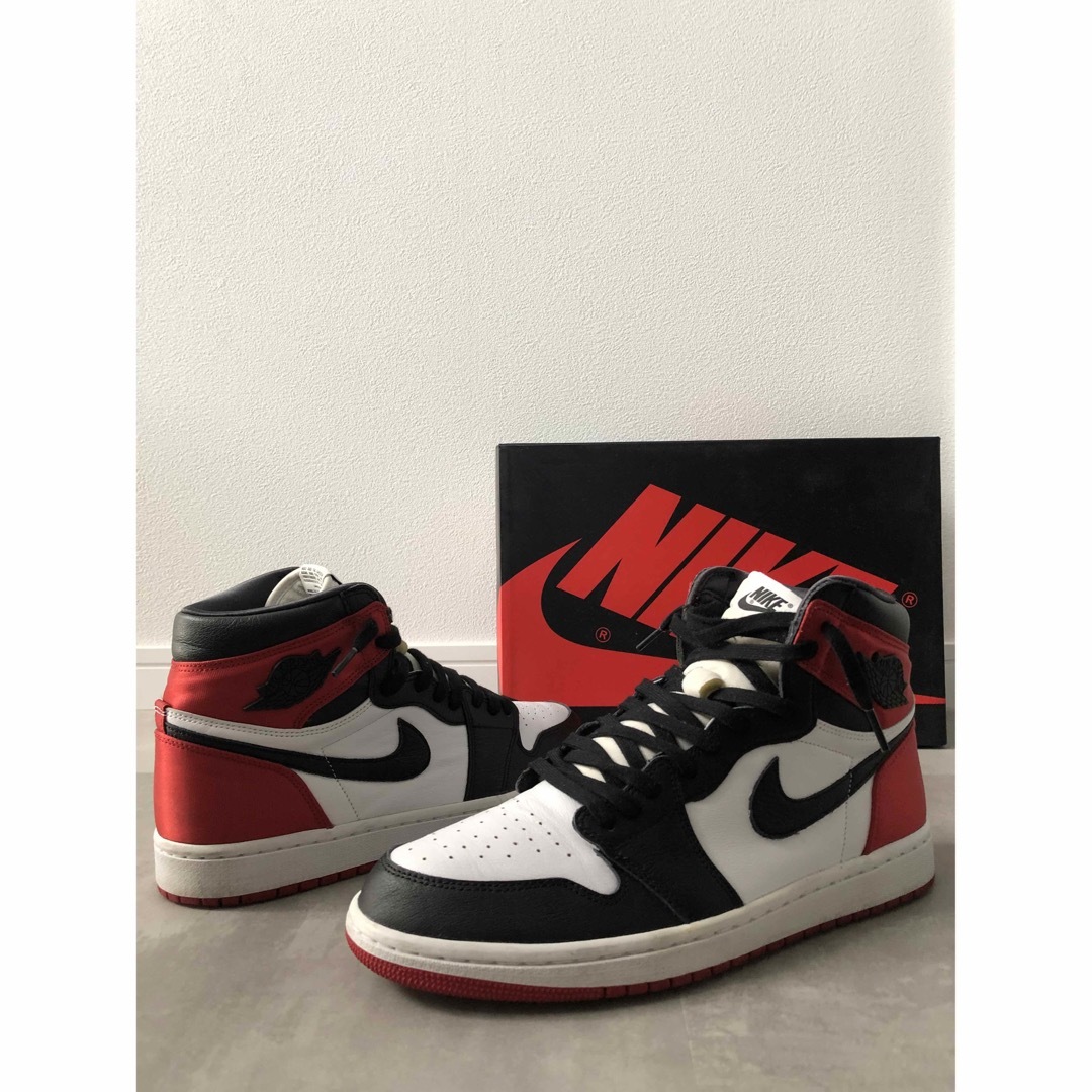 NIKE WMNS AIR JORDAN 1 サテン つま黒 ナイキ ジョーダン 純国産