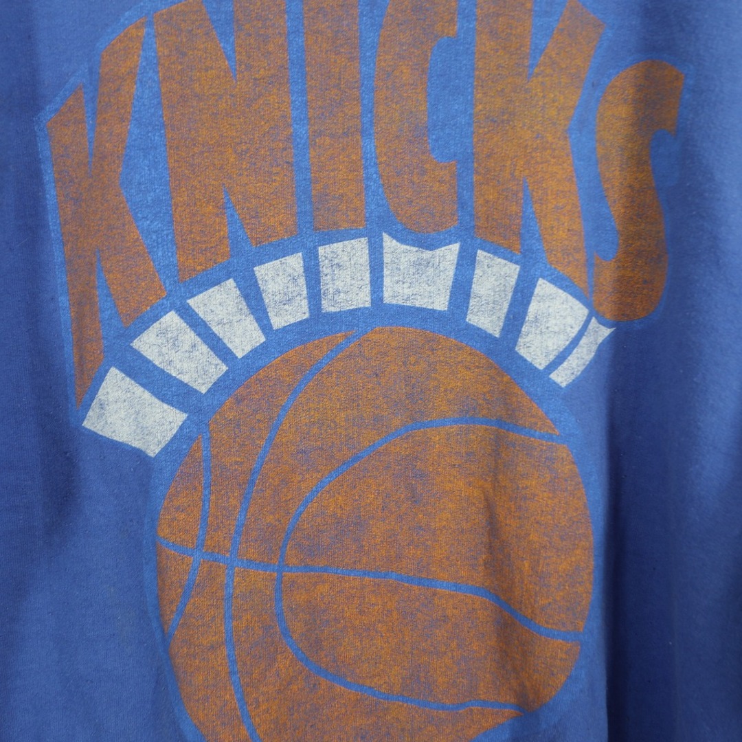 NBA ニューヨークニックス ロゴプリントスウェット アメカジ スポーツ プロチーム バスケ (メンズ S) 中古 古着 O3304 メンズのトップス(スウェット)の商品写真